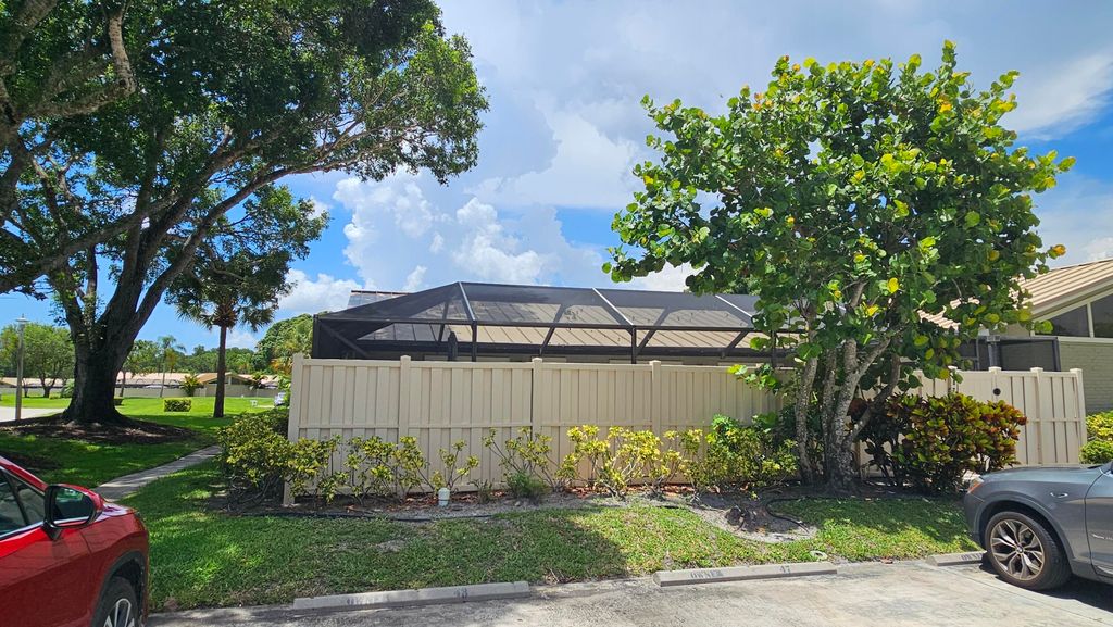 Photo of 5876 Golden Eagle Circle, Palm Beach Gardens, FL 33418 (MLS # B26045926)