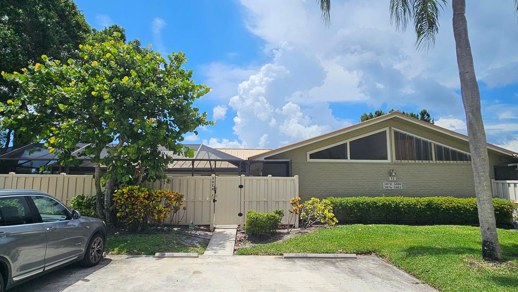 Photo of 5876 Golden Eagle Circle, Palm Beach Gardens, FL 33418 (MLS # B26045926)