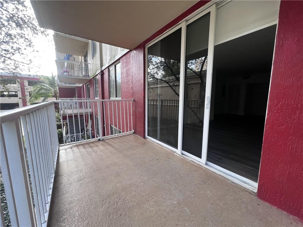 Country Club Towers - Residential Lease