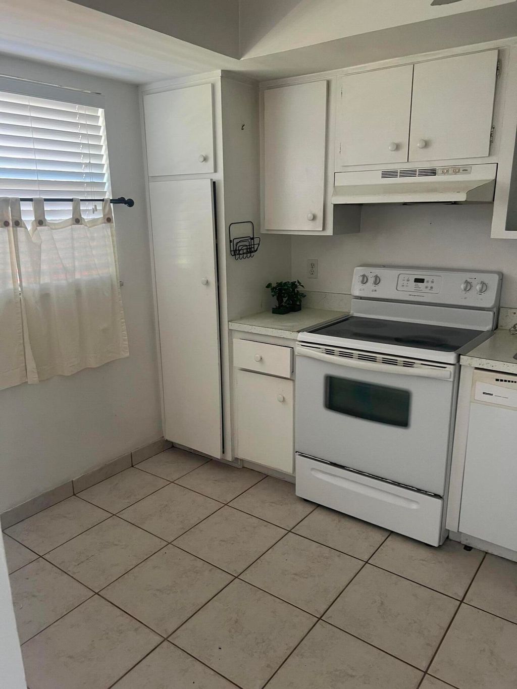 Photo of 1151 Carlton Ct #103, Fort Pierce, FL 34949 (MLS # B26000416)