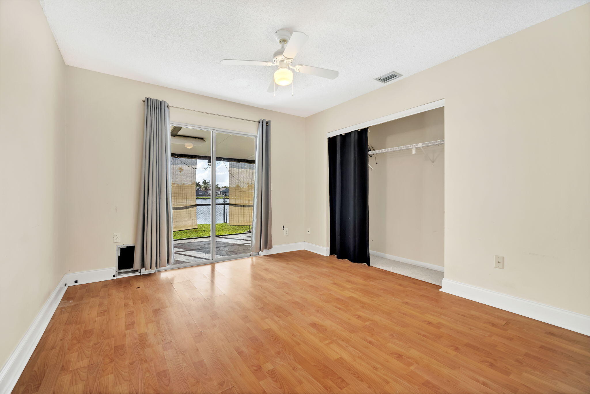 FAMILY HOMES - Residential