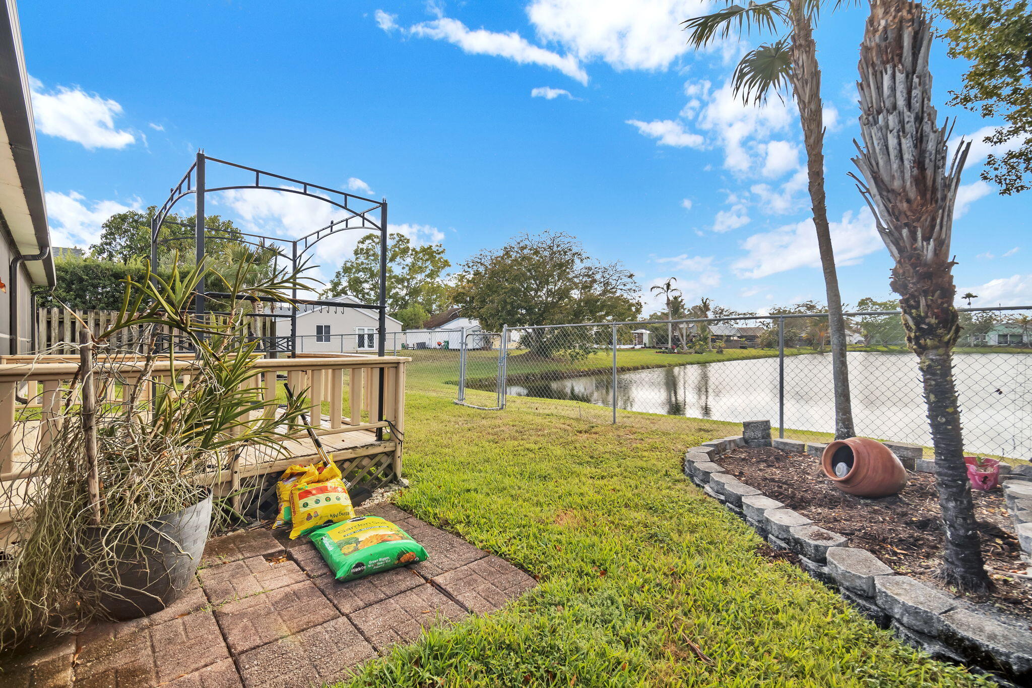 FAMILY HOMES - Residential