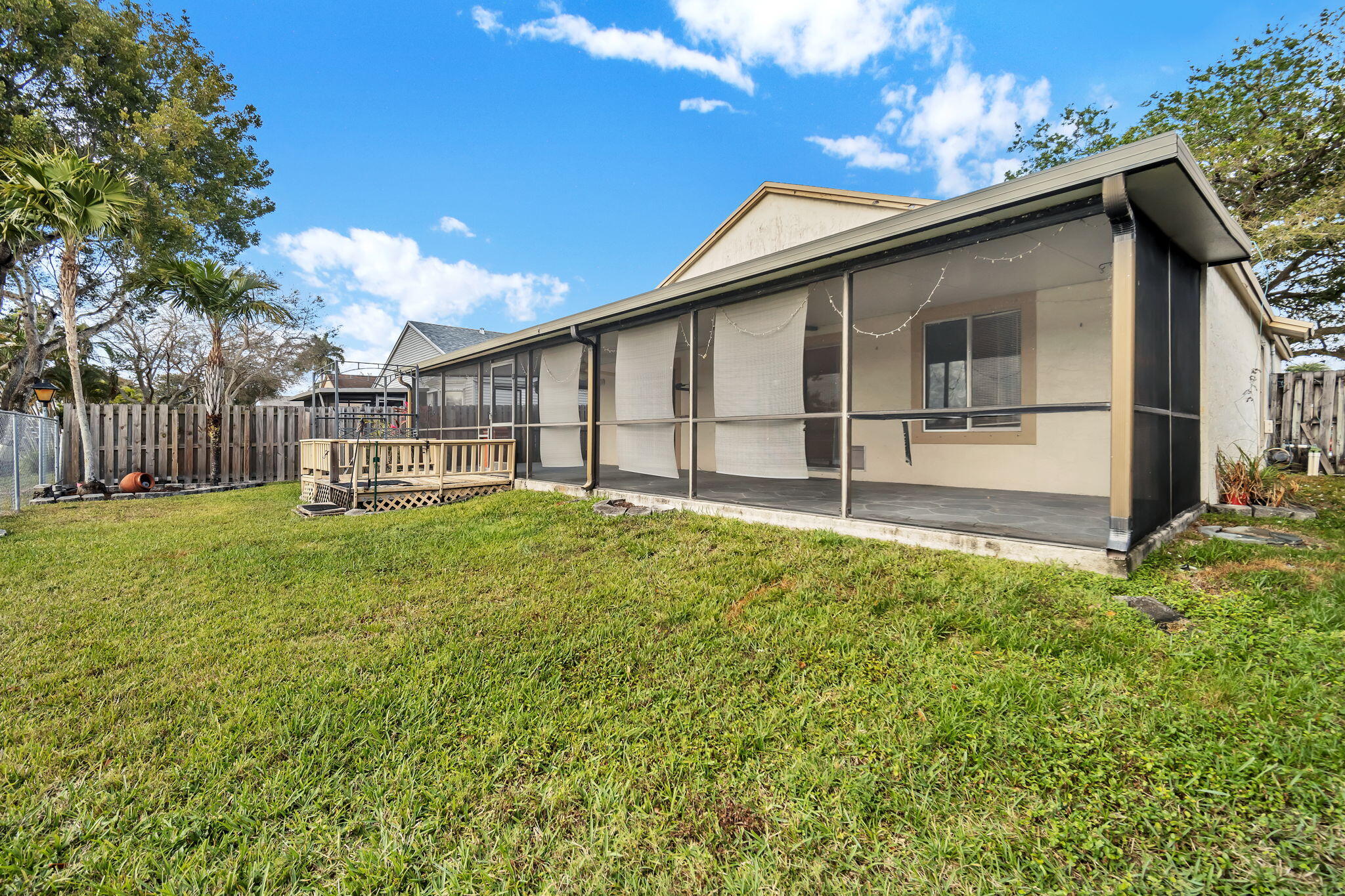 FAMILY HOMES - Residential