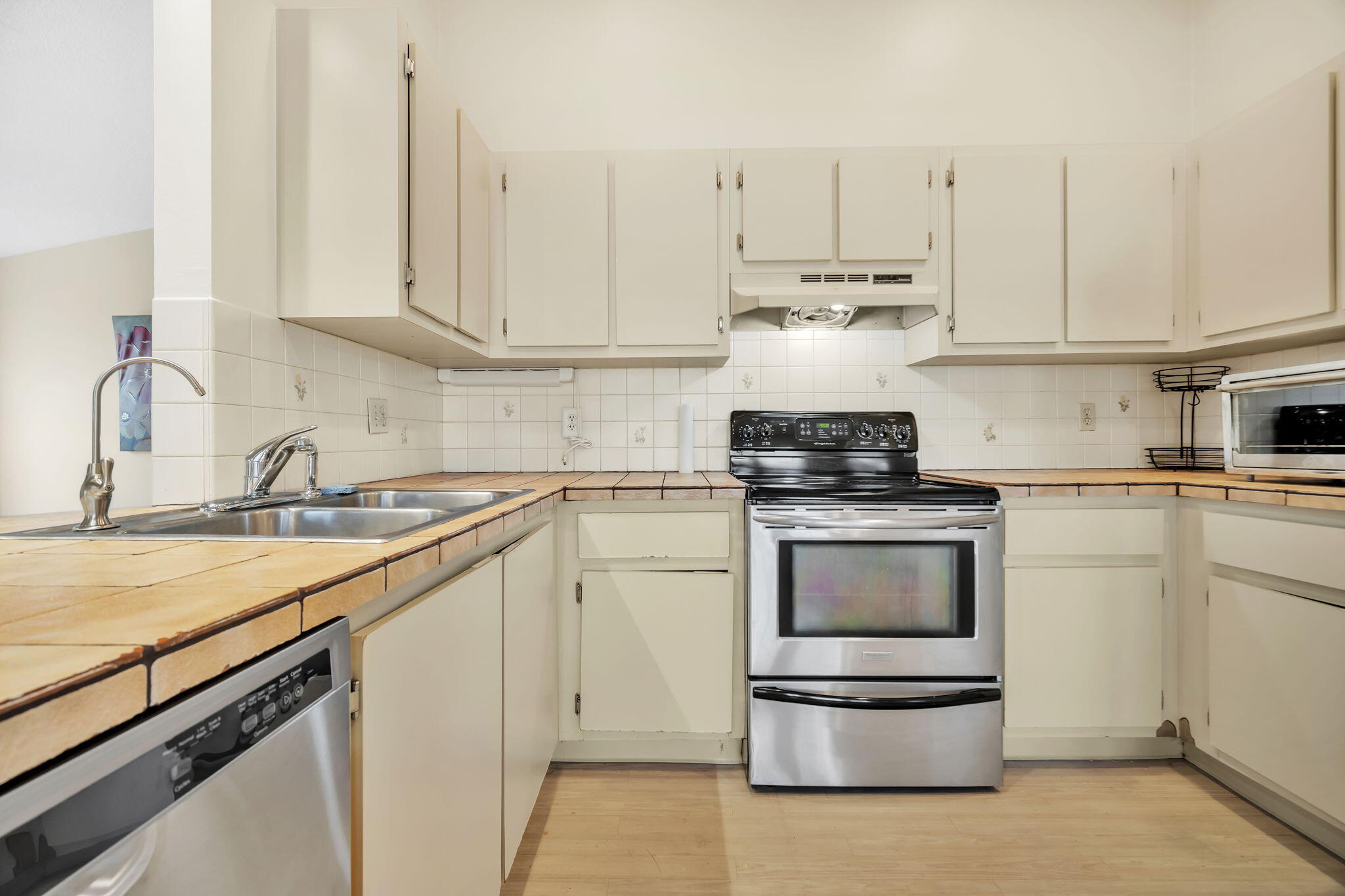 FAMILY HOMES - Residential