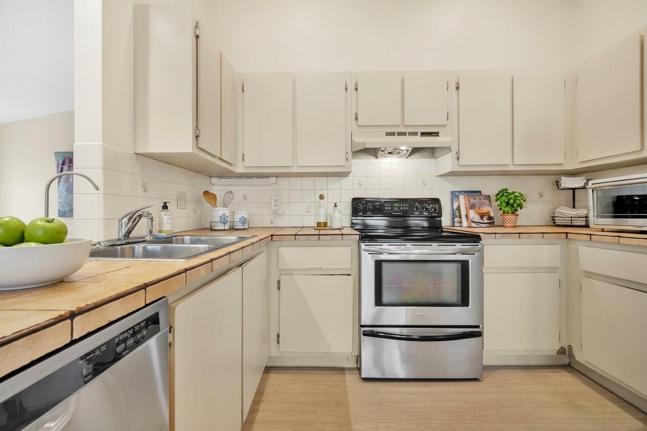 FAMILY HOMES - Residential