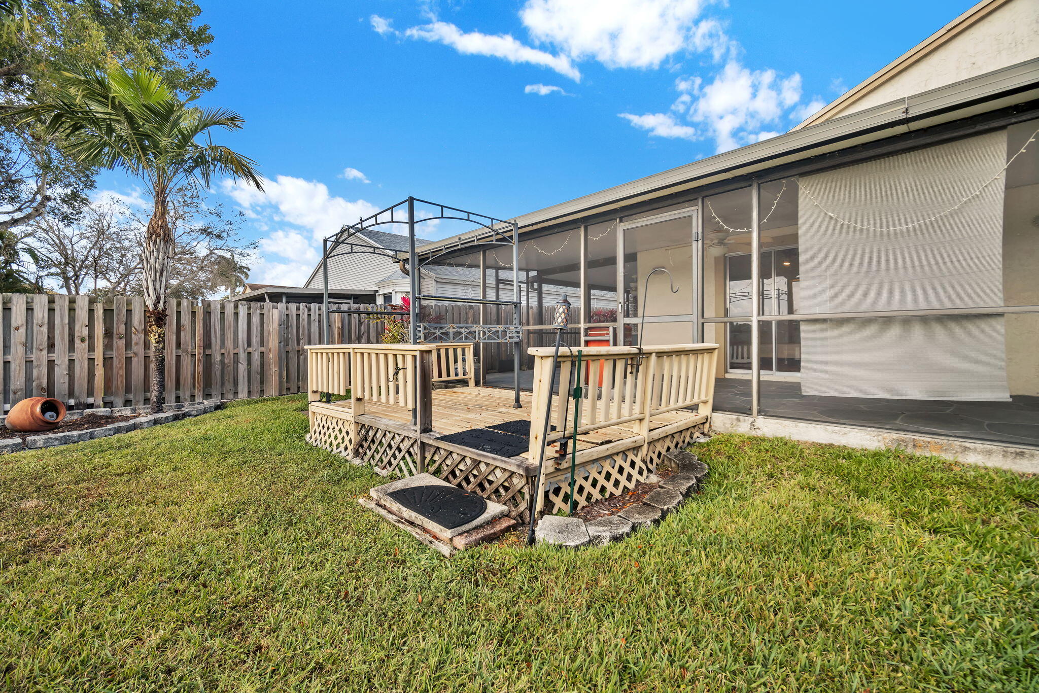 FAMILY HOMES - Residential