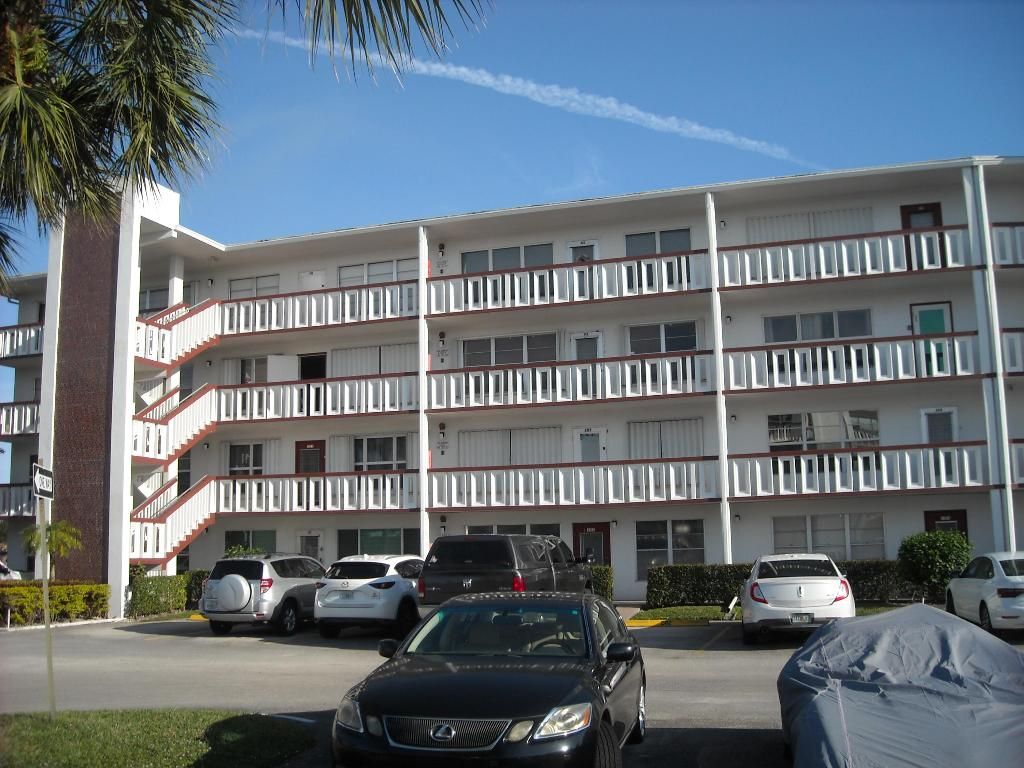 Photo of 103 Greenbrier C, West Palm Beach, FL 33417 (MLS # R11149151)