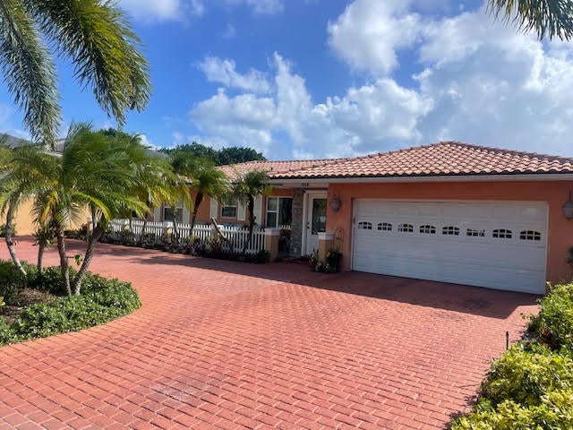 Photo of 312 TACOMA Lane, Palm Beach Shores, FL 33404 (MLS # B26093244)