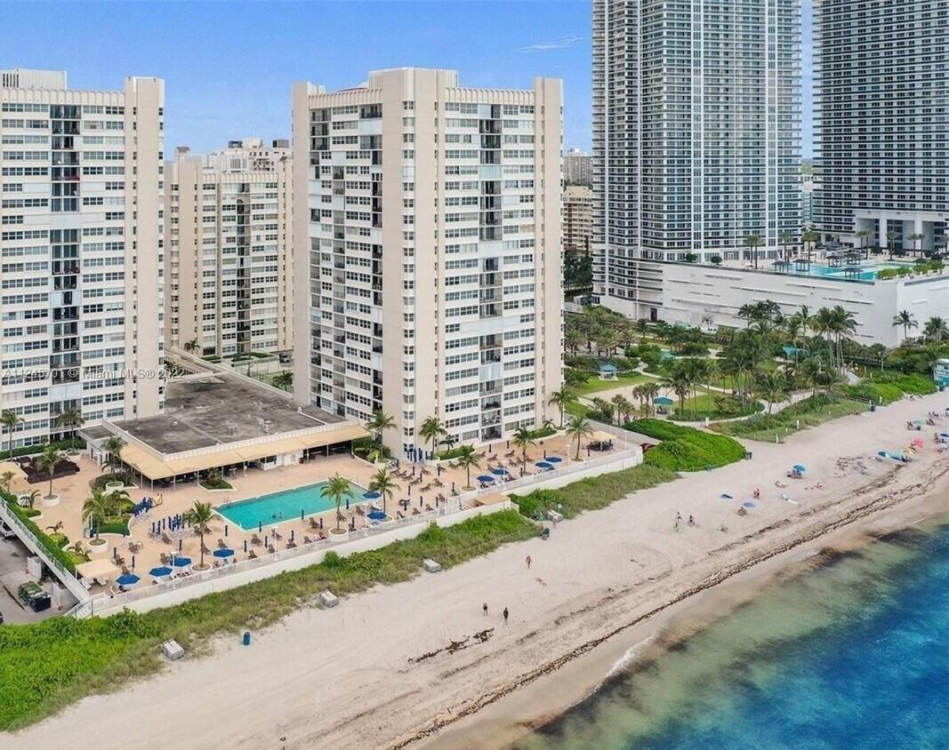 SPECTACULAR DIRECT, UNOBSTRUCTED OCEAN VIEW FROM EVERY WINDOW!! LARGE, EAST FACING 2/2.5!!NICELY UPDATED AND FURNISHED(AVAILABLE WITH OR WITHOUT FURNITURE). BEAUTIFULLY RENOVATED OCEANFRONT COMPLEX WITH ALL AMENITIES INCLUDING:TENNIS COURTS, LARGE HEATED POOL,BBQ AREA, GYM, RESTAURANT, BEAUTY SALON, GARAGE PARKING, 24-HR SECURITY AMD VALET. GREAT LOCATION ON THE BEACH!! EZ TO SEE!!