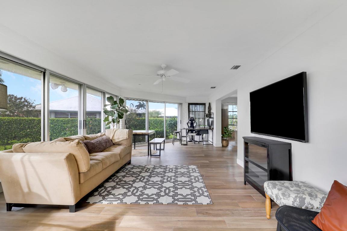 YORKTOWNE VILLAS - Residential