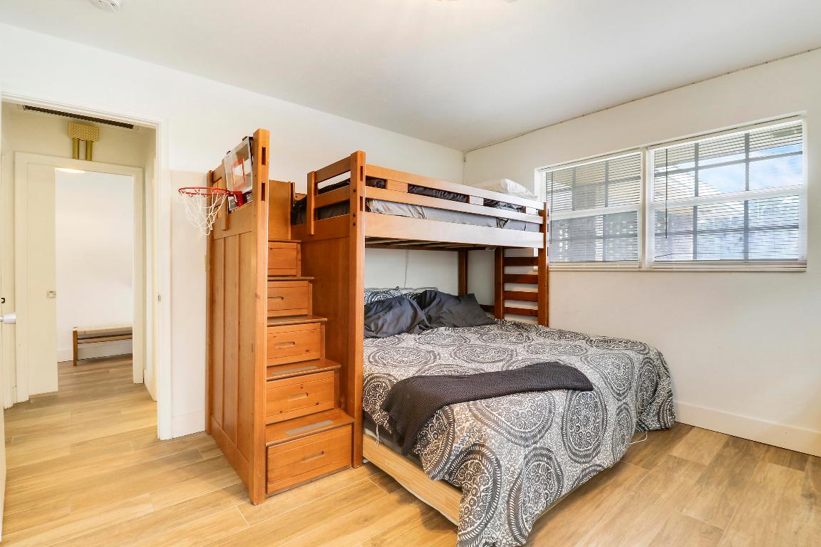 YORKTOWNE VILLAS - Residential