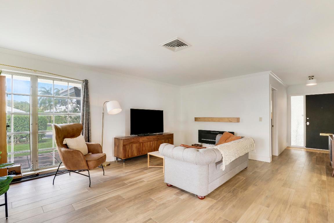 YORKTOWNE VILLAS - Residential