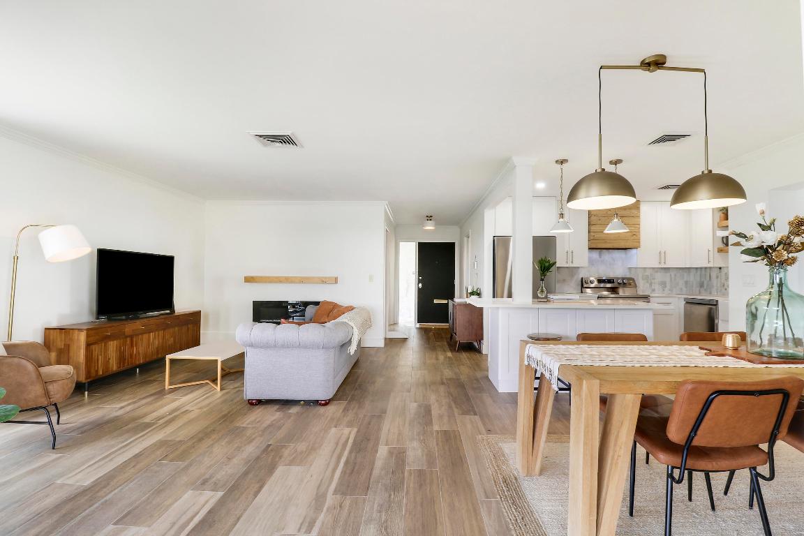 YORKTOWNE VILLAS - Residential