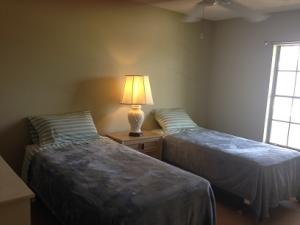 RIVERBEND CONDO - Residential Lease