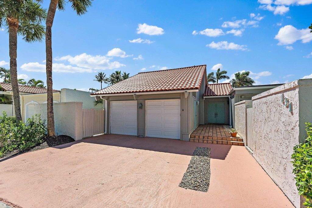 Photo of 131 Bonefish Circle, Jupiter, FL 33477 (MLS # R11071585)