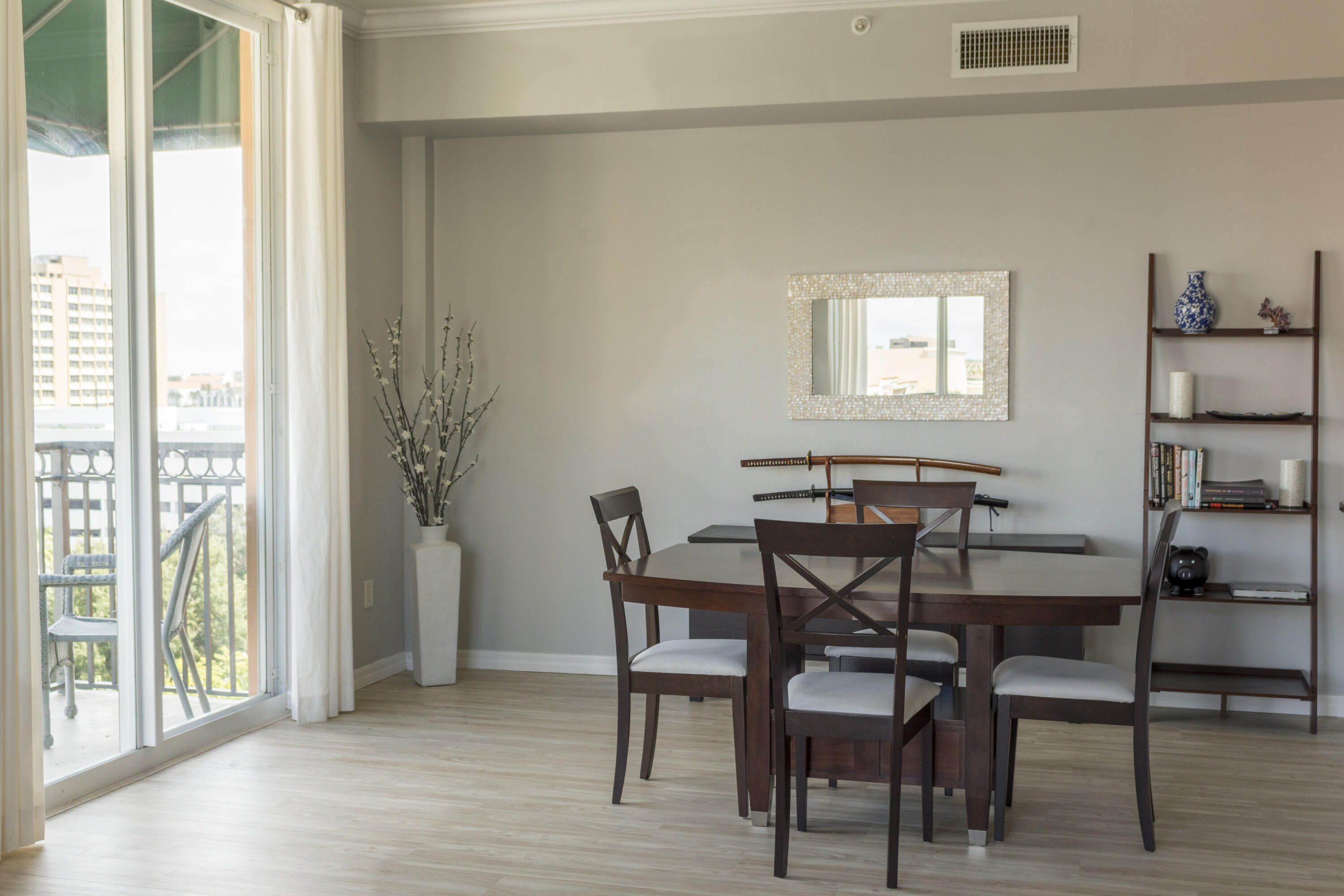 600 S Dixie Highway 817