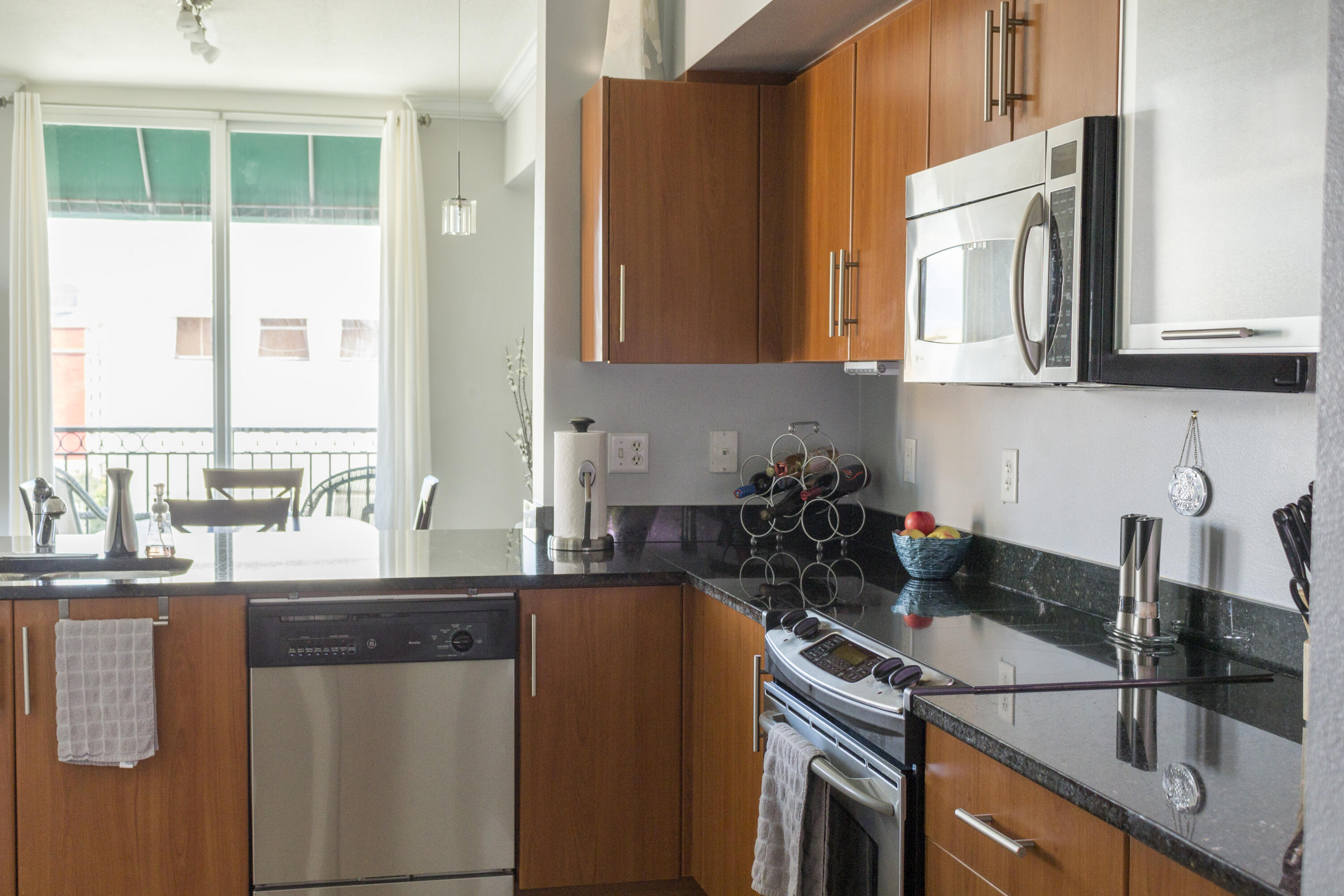 600 S Dixie Highway 817