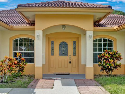 A home in Loxahatchee