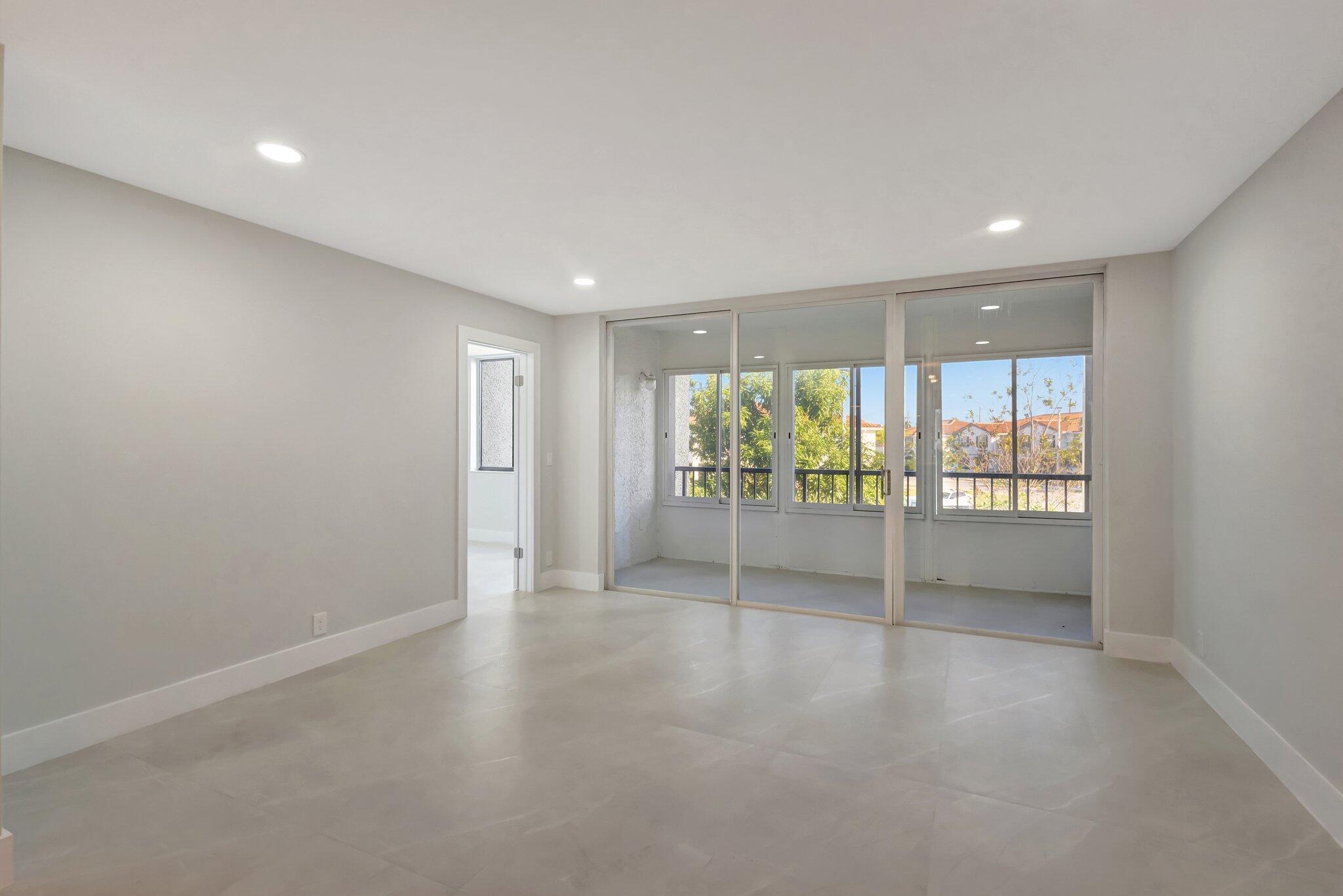 FOUNTAINS OF PALM BEACH C - Residential Lease