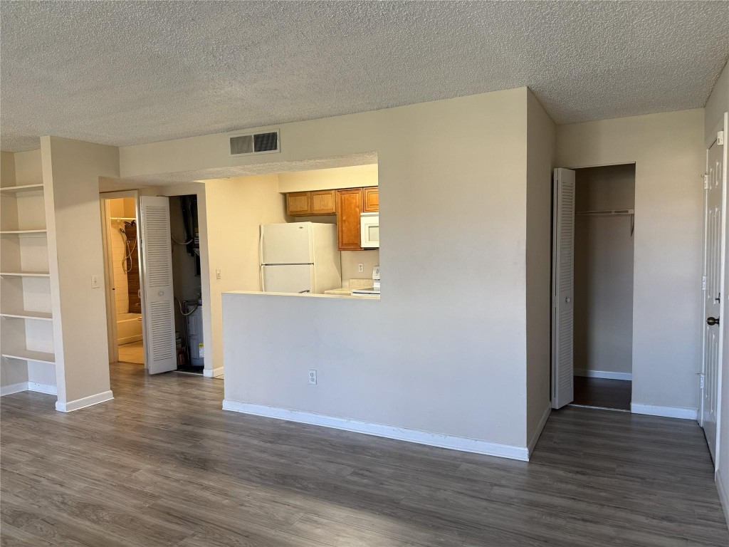 ROYAL POINCIANA CONDO - Residential Lease