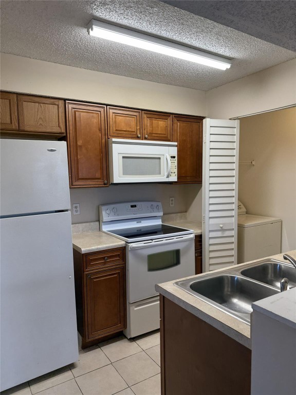 ROYAL POINCIANA CONDO - Residential Lease