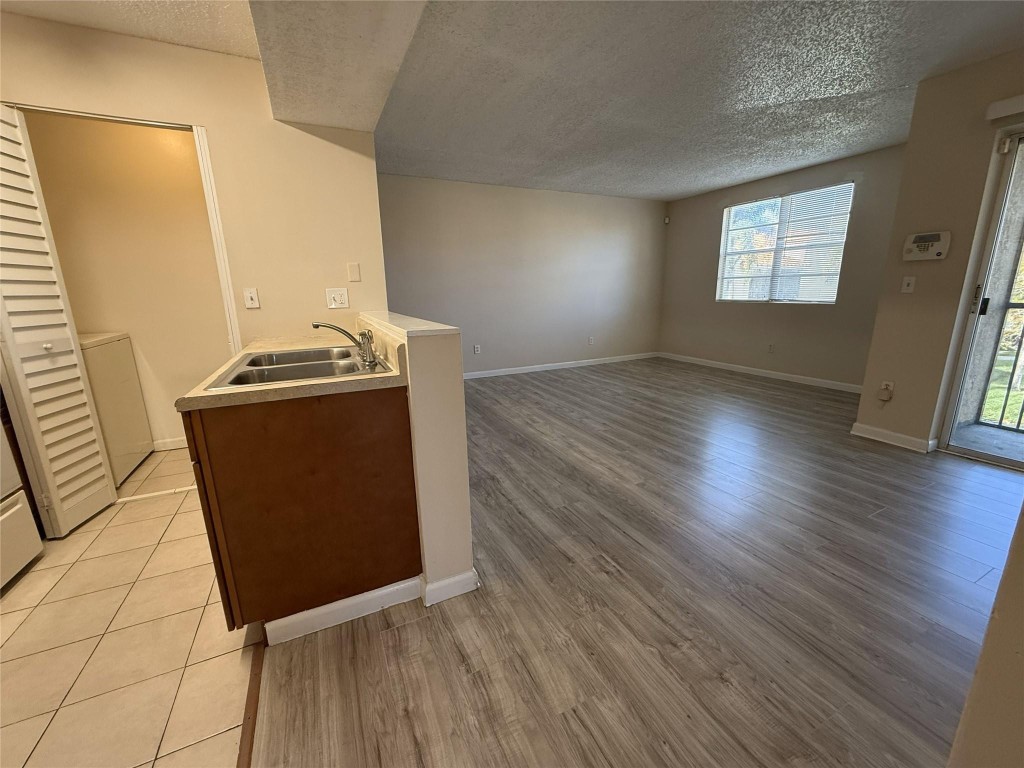 ROYAL POINCIANA CONDO - Residential Lease