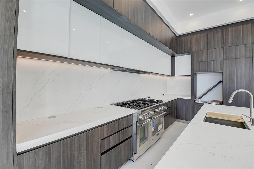 Harbour East - Residential