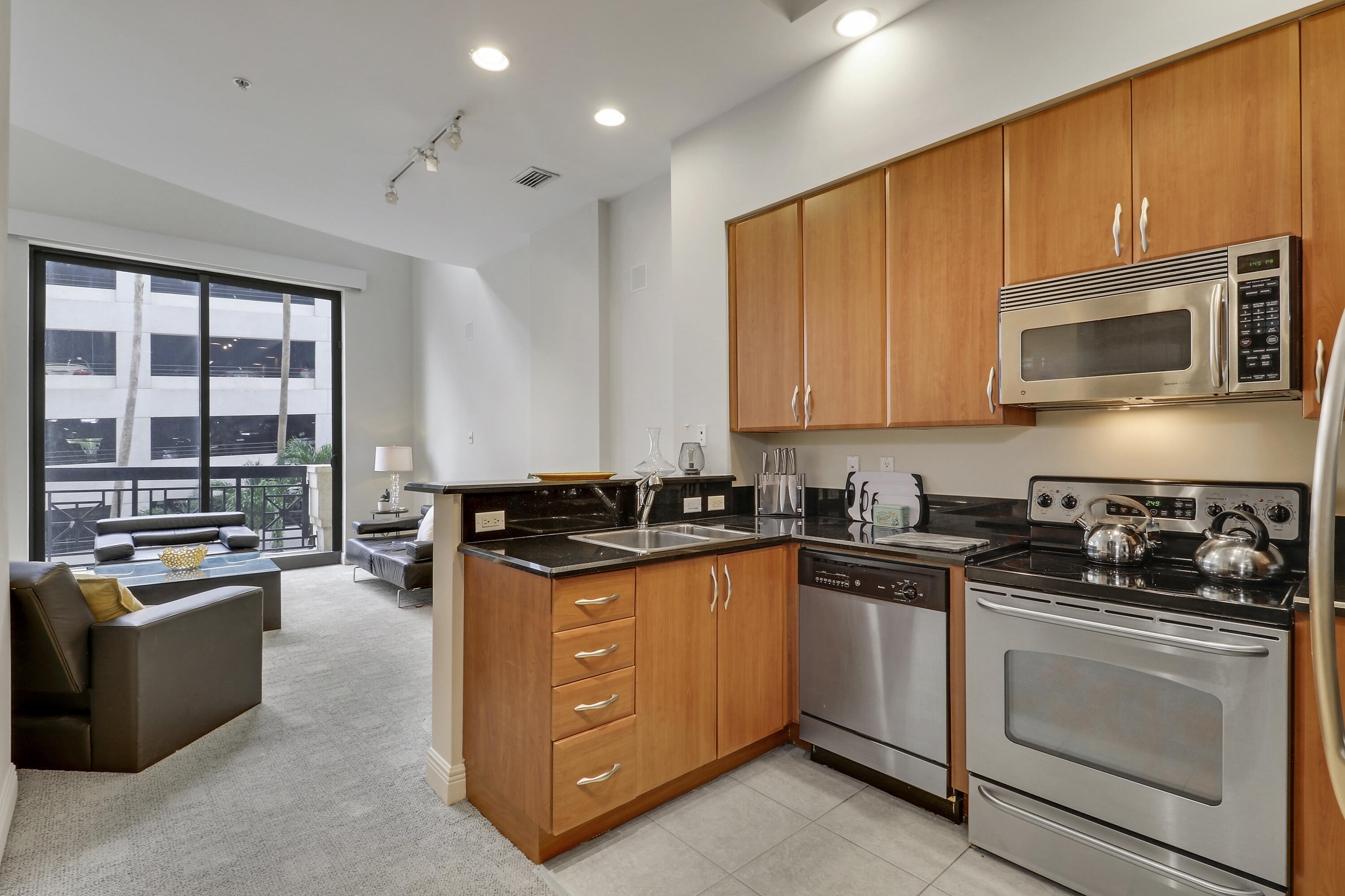 ONE CITY PLAZA CONDO - Residential Lease