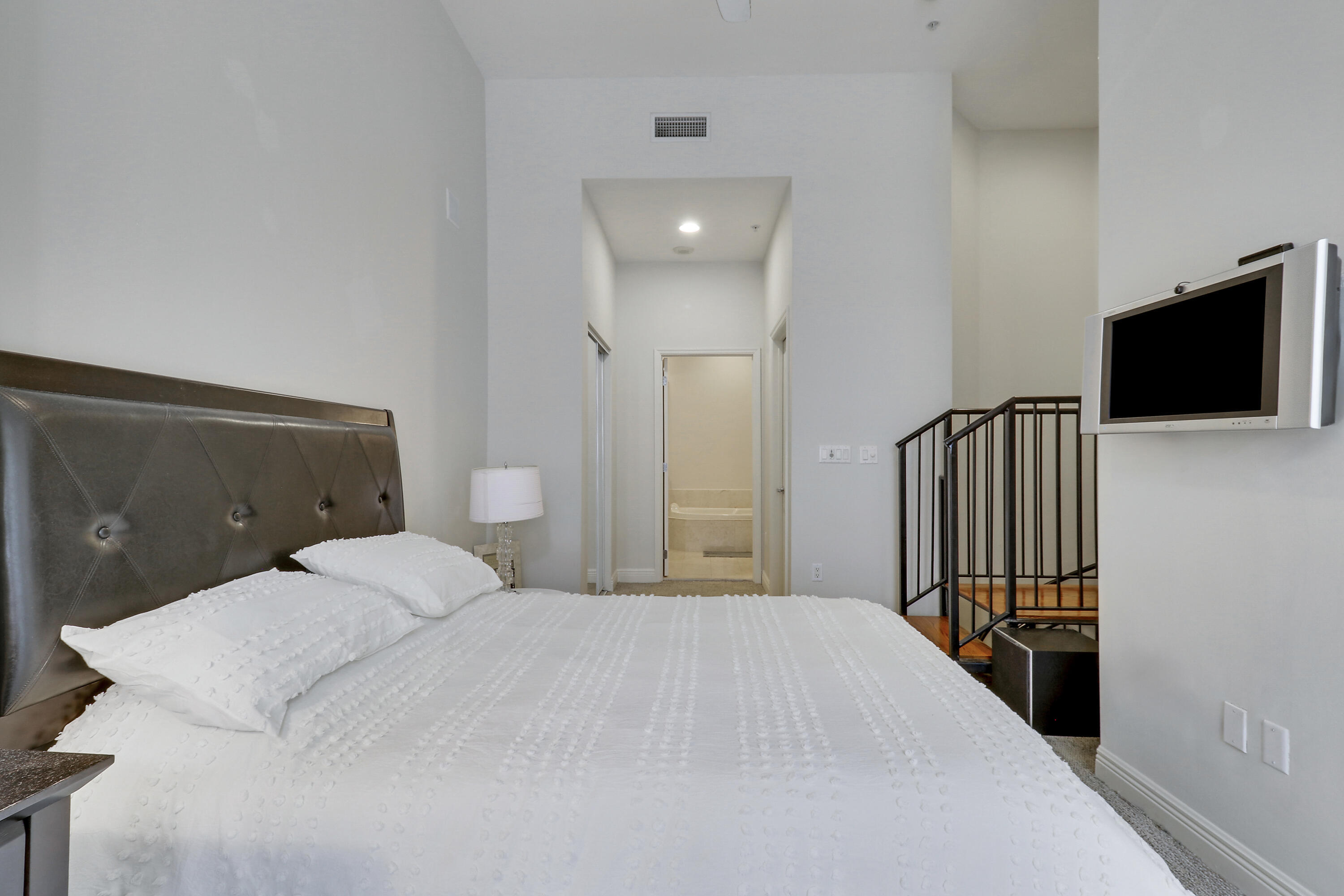 ONE CITY PLAZA CONDO - Residential Lease