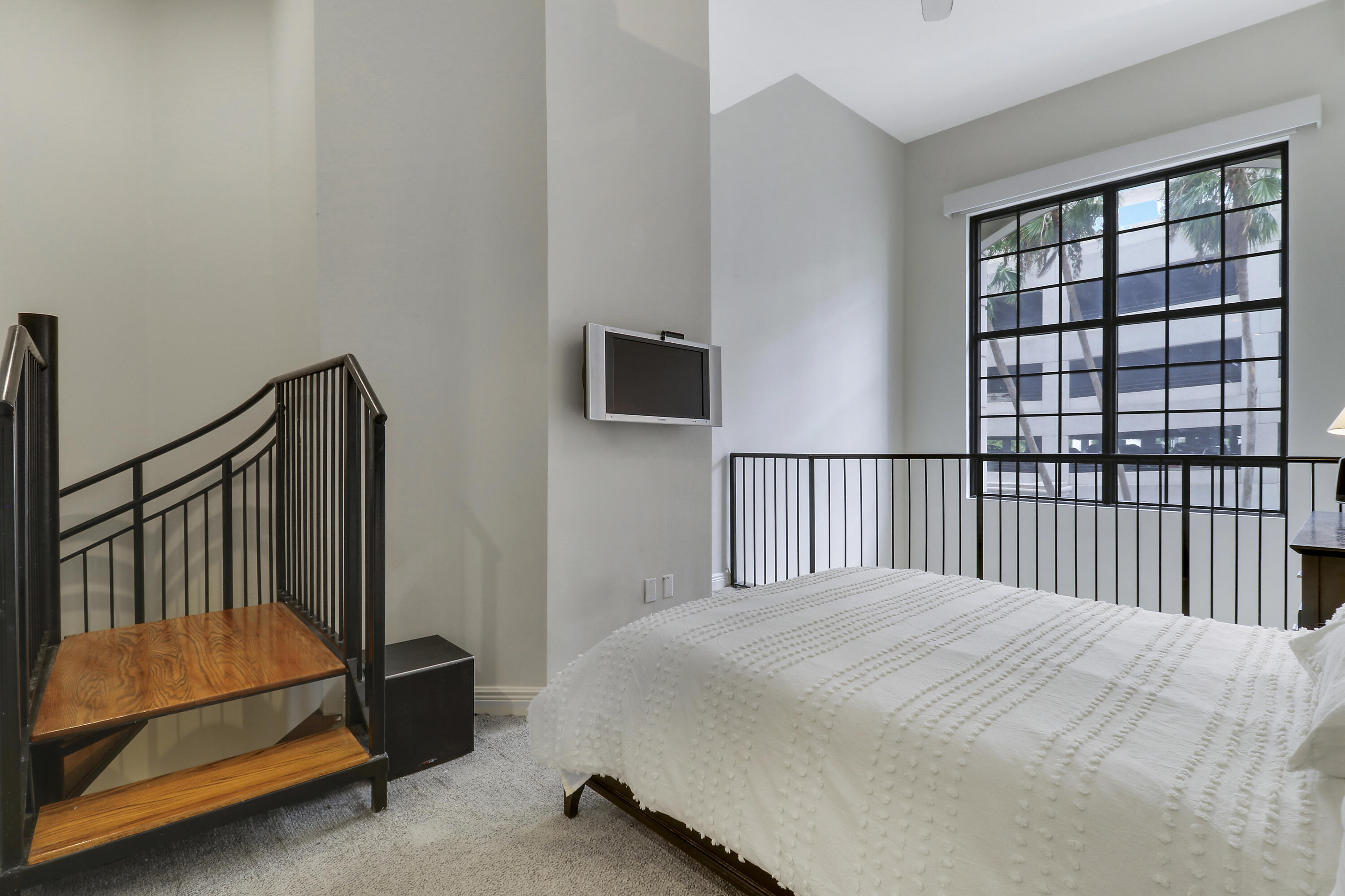 ONE CITY PLAZA CONDO - Residential Lease