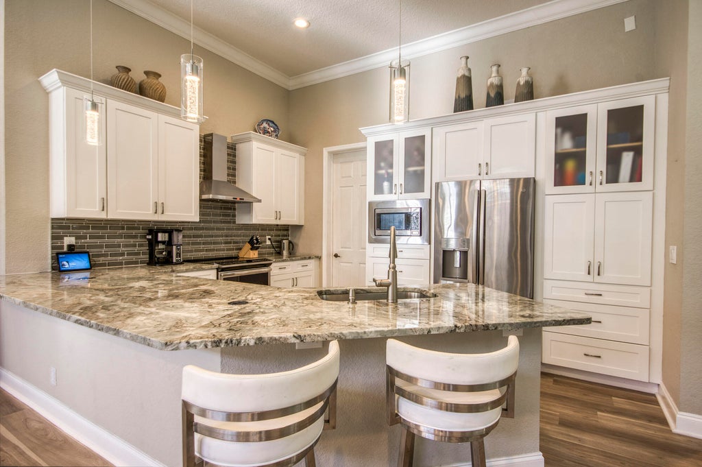 Photo of 195 Via Veracruz, Jupiter, FL 33458 (MLS # R11051898)