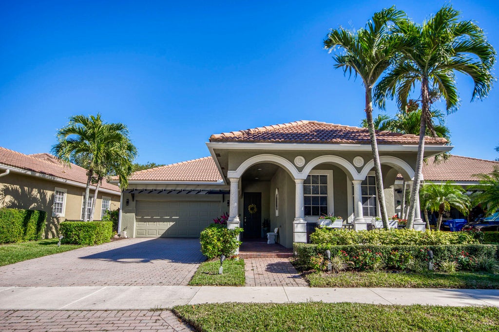 Photo of 195 Via Veracruz, Jupiter, FL 33458 (MLS # R11051898)
