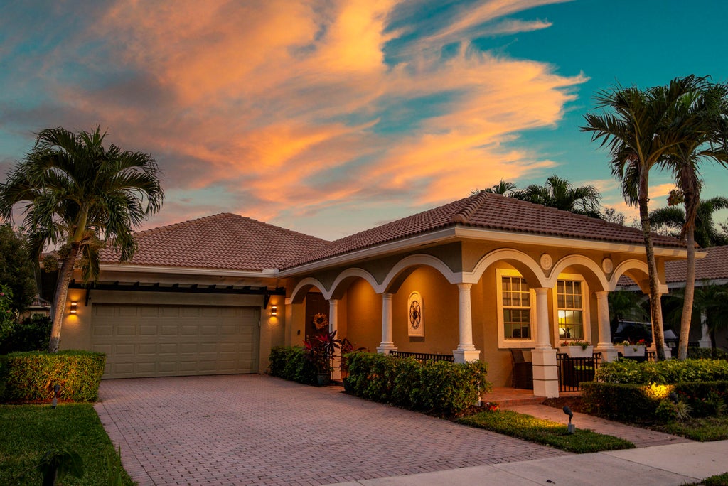 Photo of 195 Via Veracruz, Jupiter, FL 33458 (MLS # R11051898)