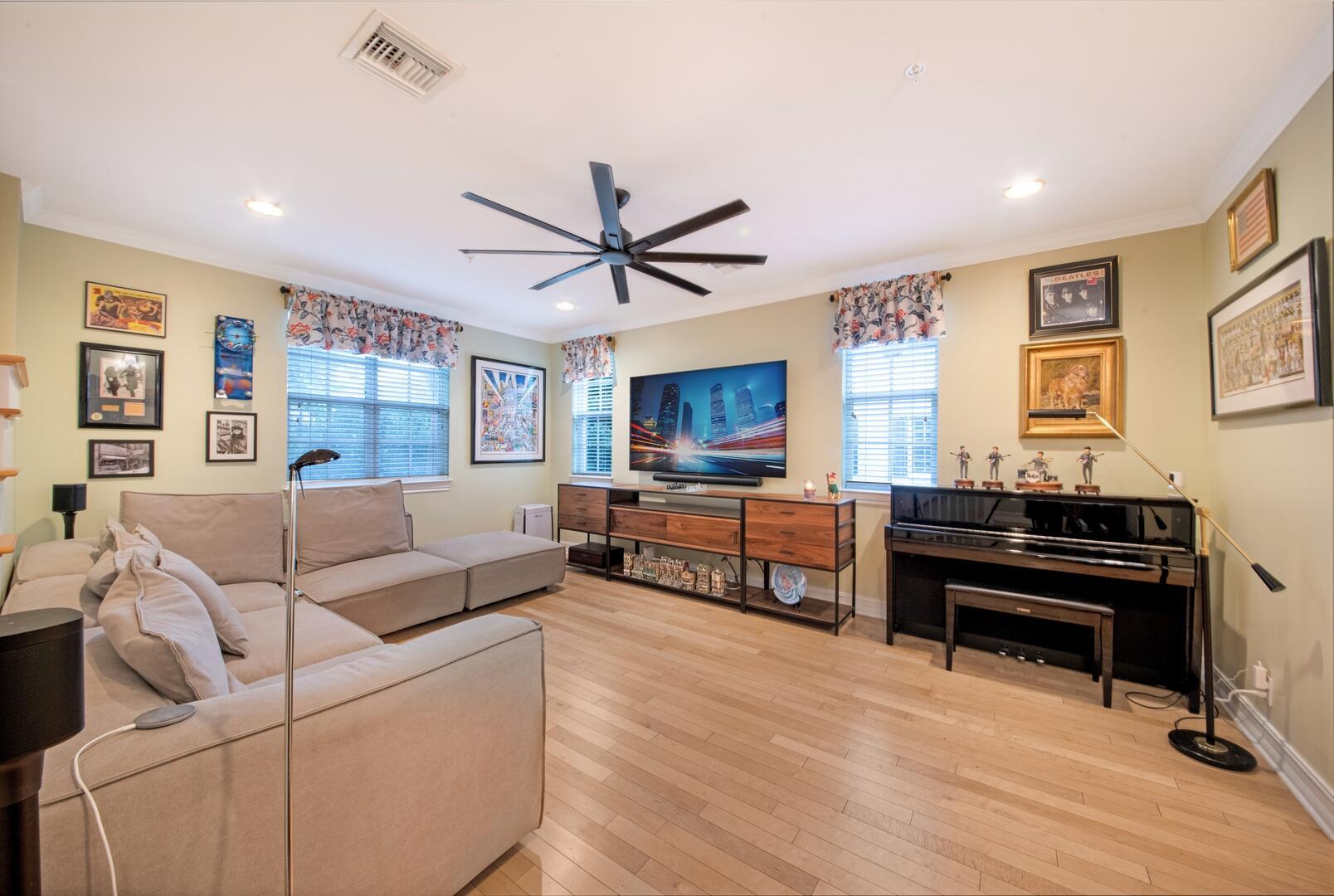 381 W Mallory Circle
