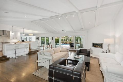 532 N Country Club Drive Atlantis FL 33462