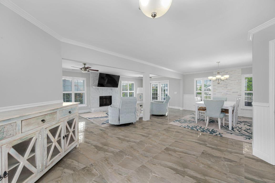 QUEEN'S COVE UNIT 1 - Residential