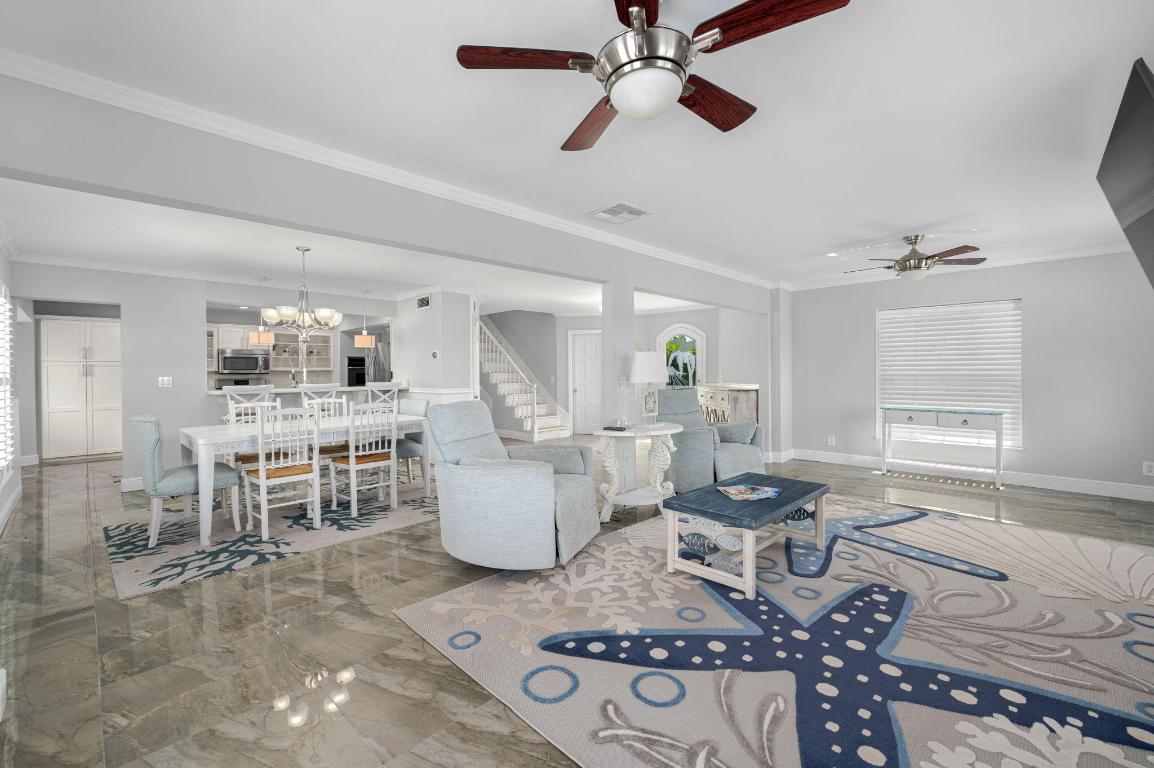 QUEEN'S COVE UNIT 1 - Residential