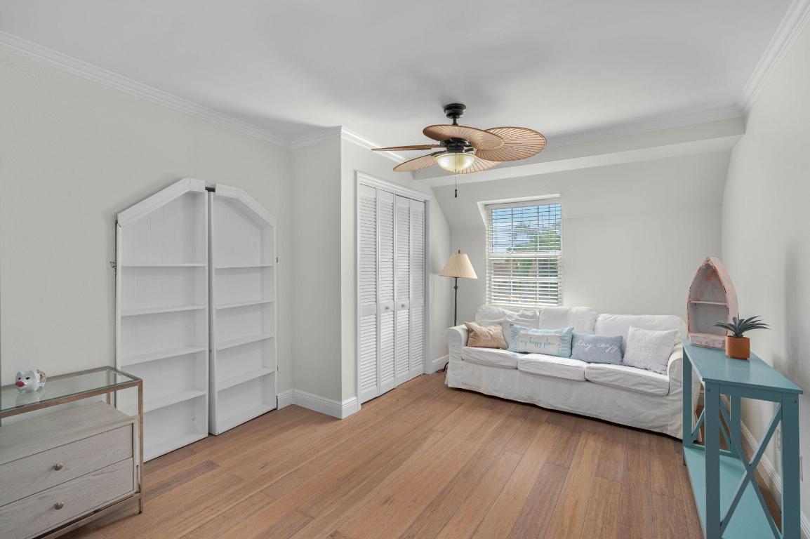 QUEEN'S COVE UNIT 1 - Residential