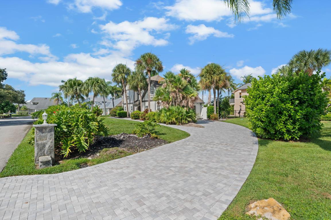 QUEEN'S COVE UNIT 1 - Residential