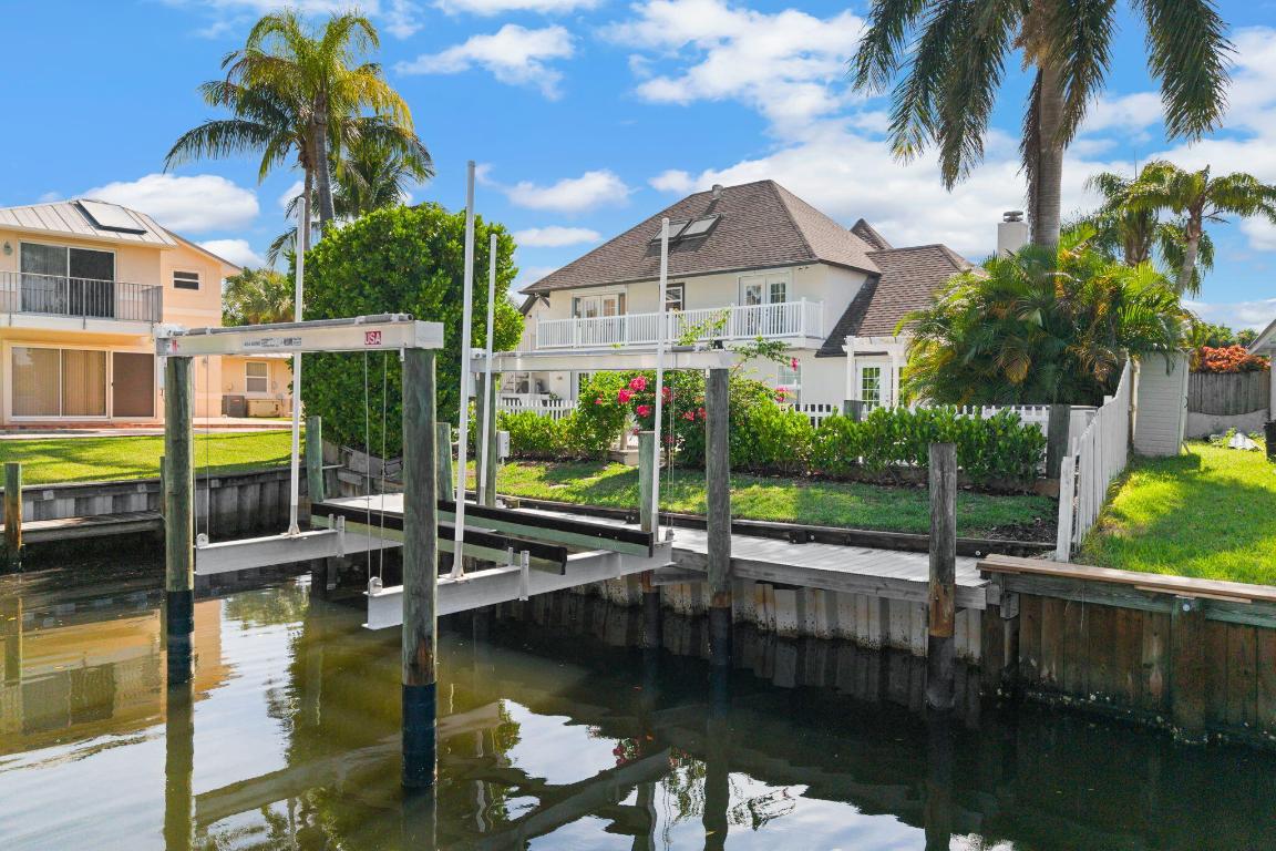 QUEEN'S COVE UNIT 1 - Residential