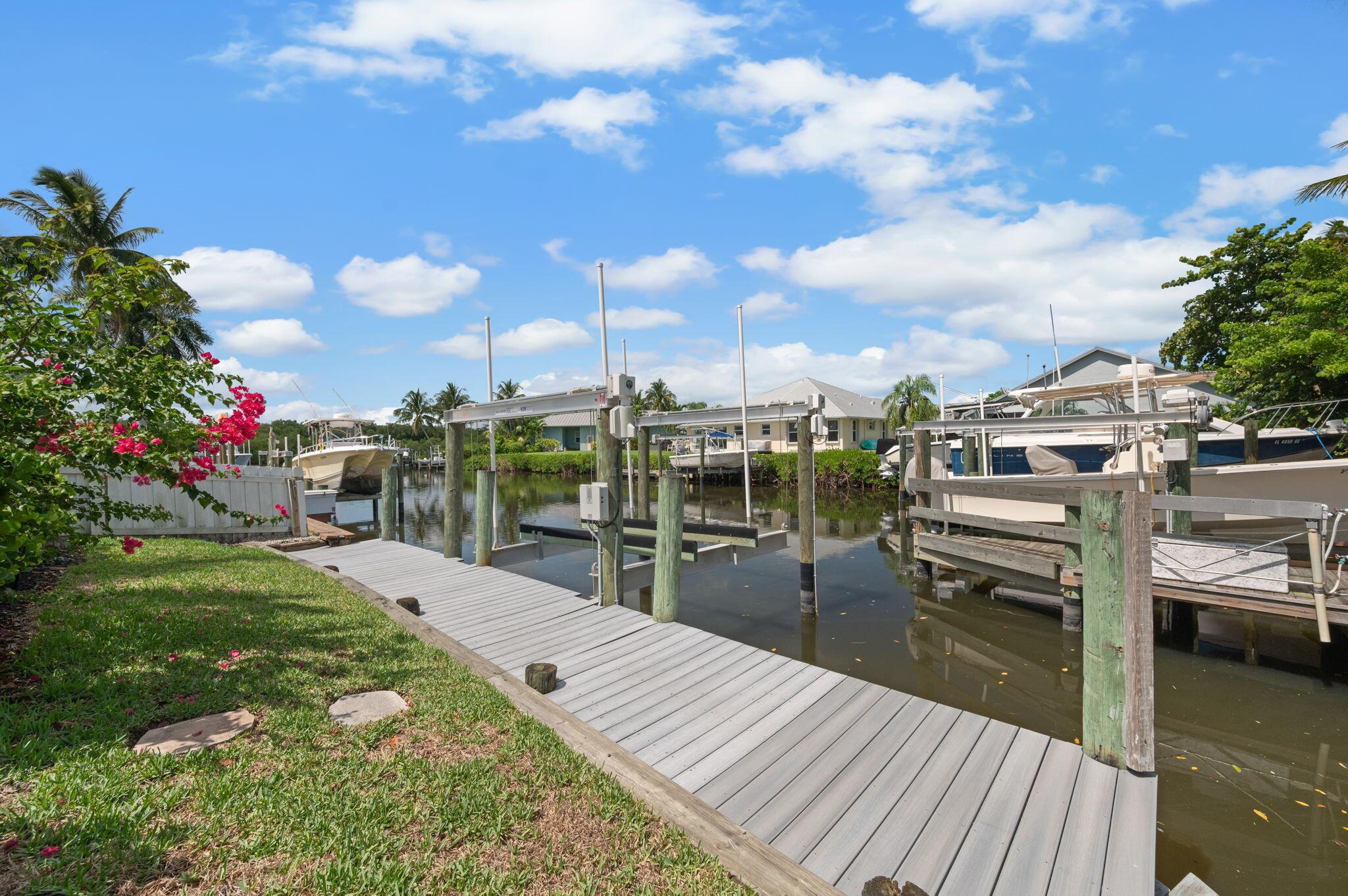 QUEEN'S COVE UNIT 1 - Residential