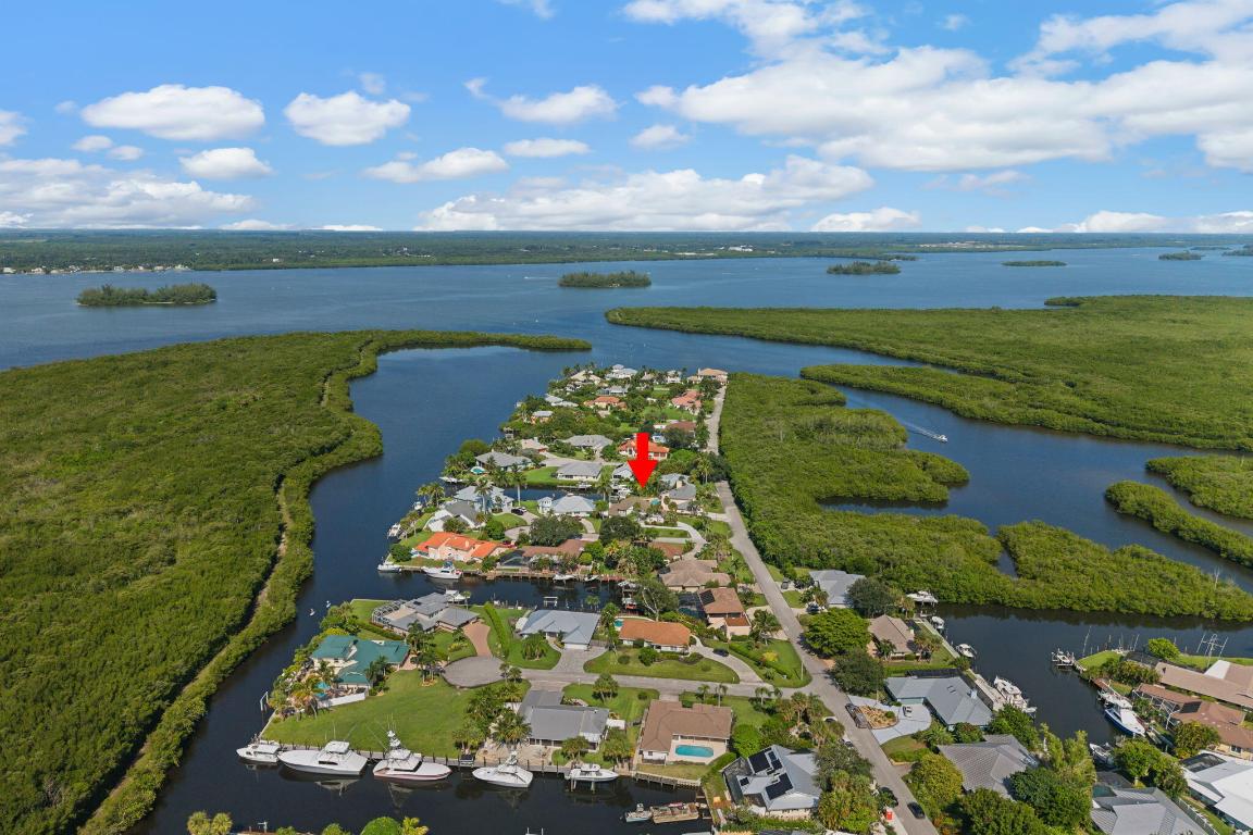 QUEEN'S COVE UNIT 1 - Residential