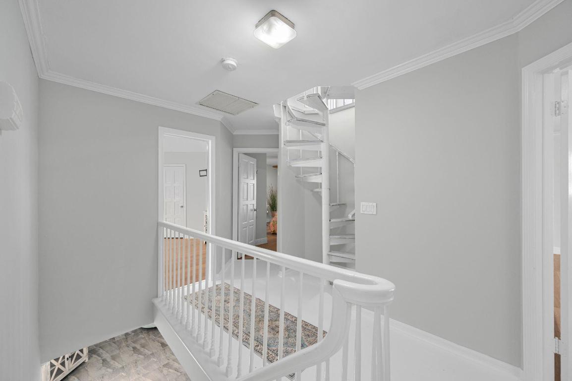 QUEEN'S COVE UNIT 1 - Residential