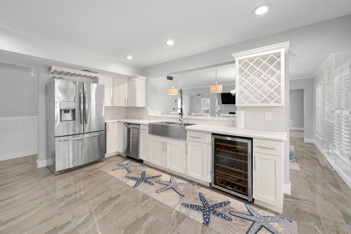 QUEEN'S COVE UNIT 1 - Residential