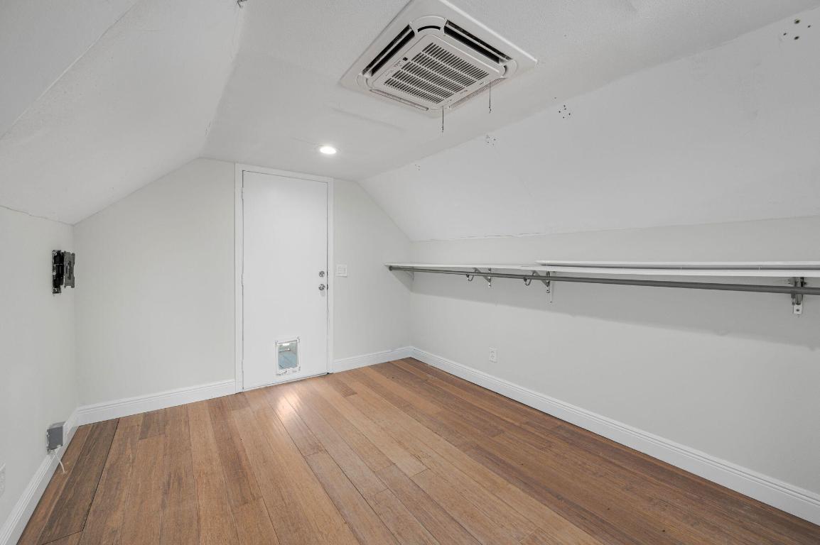 QUEEN'S COVE UNIT 1 - Residential