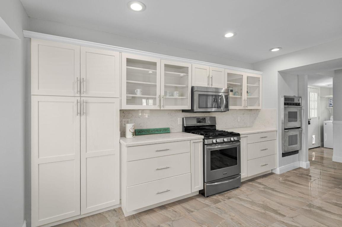 QUEEN'S COVE UNIT 1 - Residential