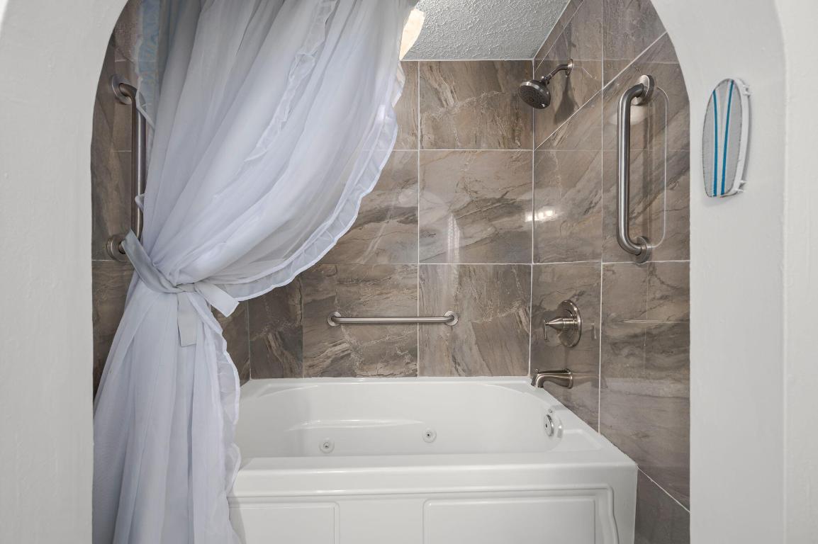 QUEEN'S COVE UNIT 1 - Residential