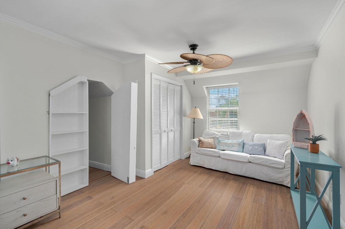 QUEEN'S COVE UNIT 1 - Residential