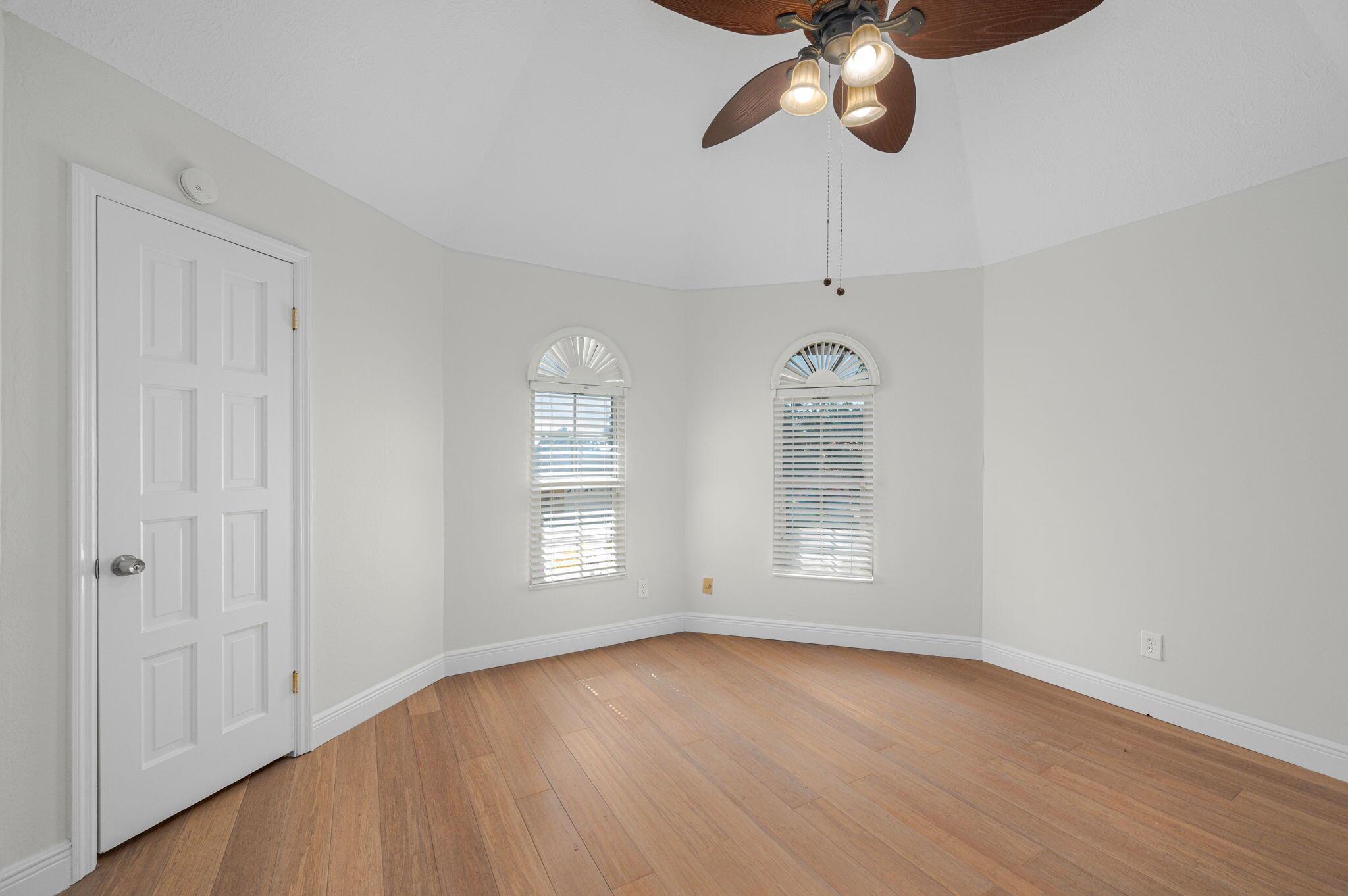 QUEEN'S COVE UNIT 1 - Residential