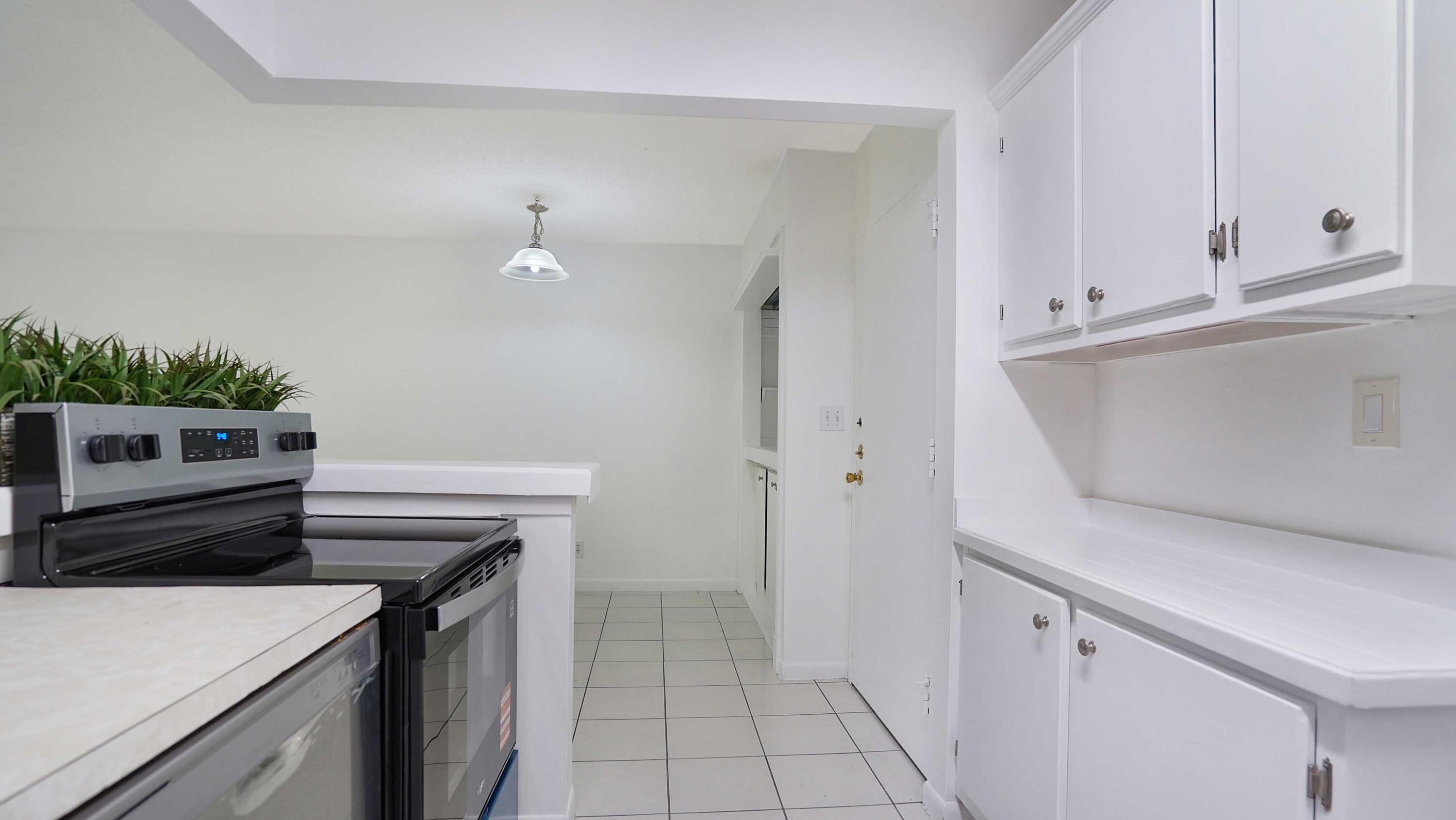 OAKLAND SHORES CONDOMINIUM 1 - Residential